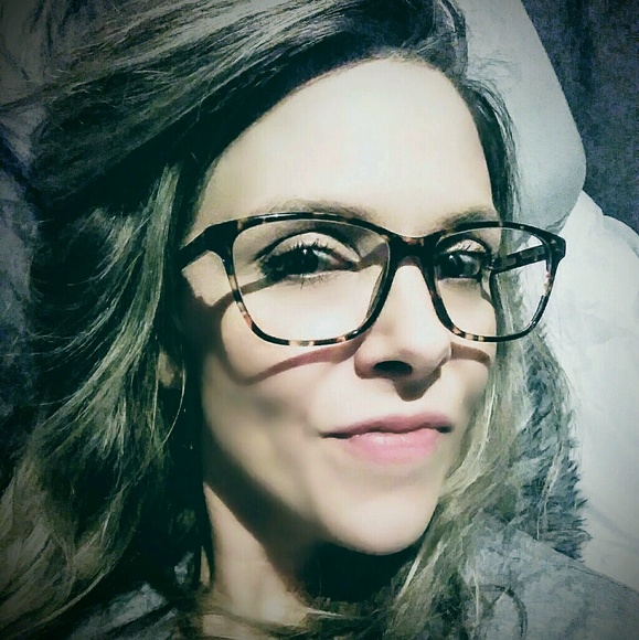 Meet your Posher, Amy - Picture 1 of 1